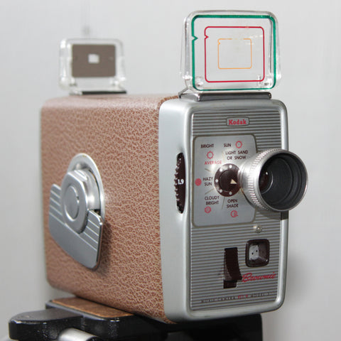 Regular 8mm Movie Camera - Kodak Brownie 8 Model 3 f1.9 (Vintage - Beige)